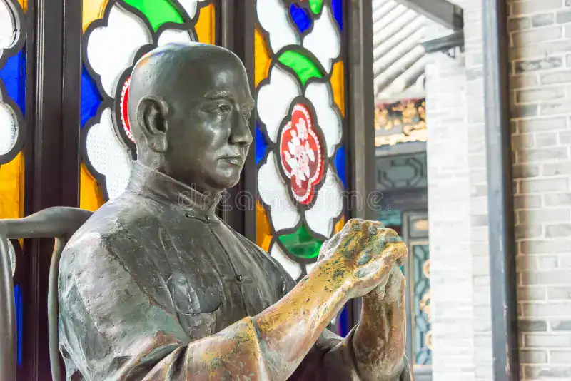 gunagdong-china-nov-wong-fei-hung-statue-wong-fei-memorial-museum-famous-historic-site-foshan-guangdong-90769517